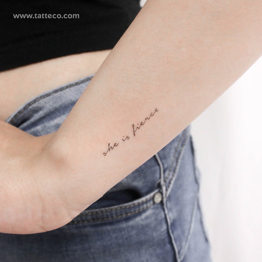 Tatuaje temporal "Ella es feroz" - Juego de 3