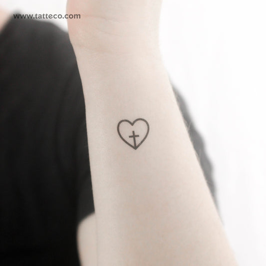 Tatuaje temporal de cruz dentro de un corazón (juego de 3)
