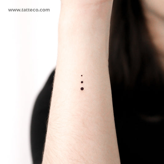 Tatuaje temporal de tres pequeños puntos graduales (juego de 3)