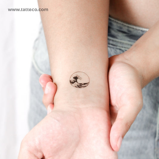Tatuaje temporal circular pequeño de «La gran ola de Kanagawa» (juego de 3)