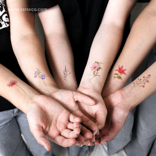 Set de tatuajes temporales florales de Mini Lau