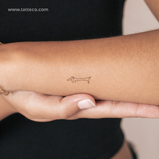 Tatuaje semipermanente de una línea de perro salchicha (juego de 2)