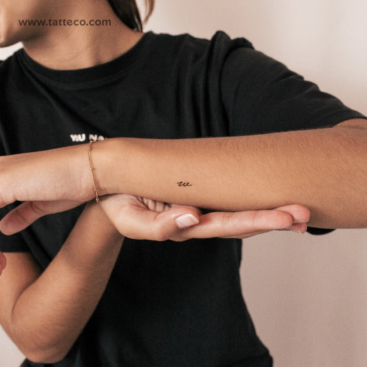 Tatuaje semipermanente escrito a mano W - Juego de 2