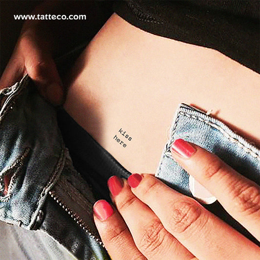Tatuaje temporal "Beso aquí" para bodas - Set de 100