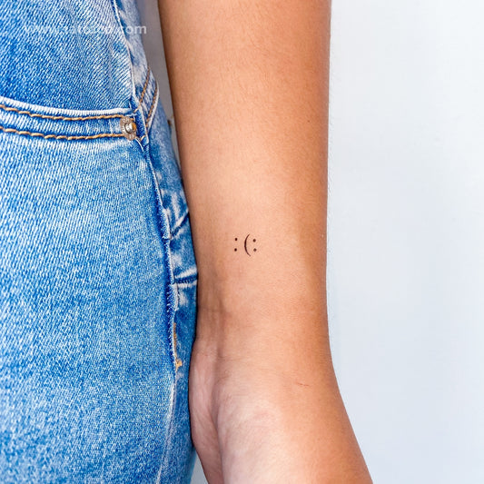 Tatuaje temporal minimalista de carita feliz y triste (juego de 3)