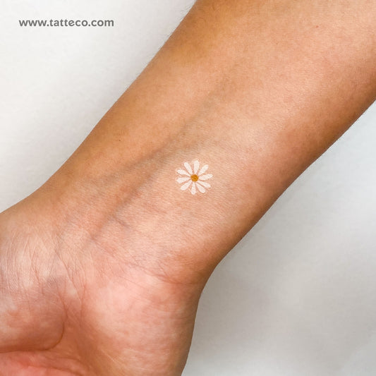 Tiny White Daisy Temporary Tattoo - Set of 3
