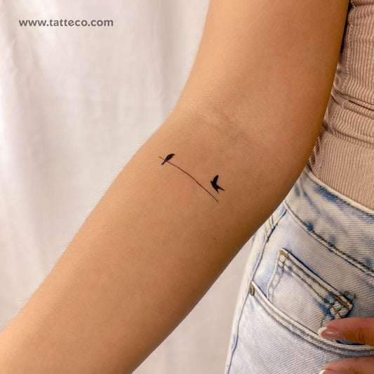 Tatuaje temporal minimalista de pájaros en un alambre (juego de 3)