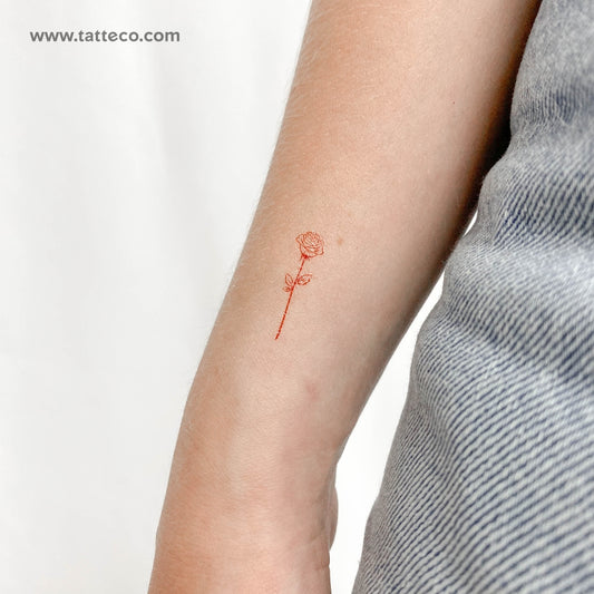 Tatuaje temporal de rosa roja de línea fina pequeña