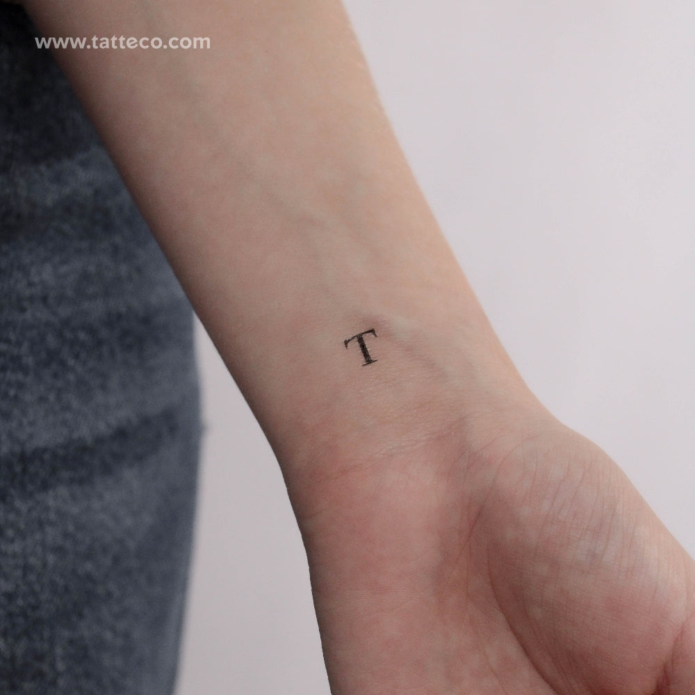Tatuaje temporal de letra mayúscula T Serif - Juego de 3
