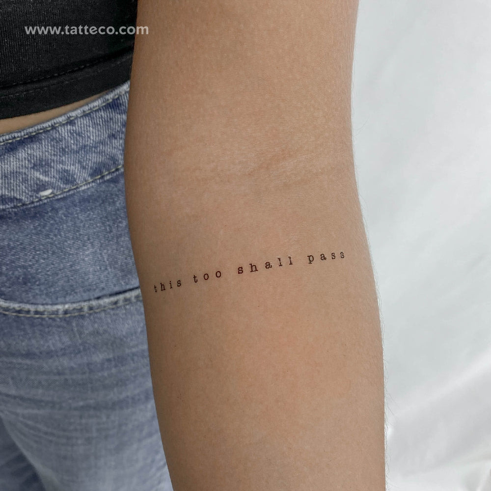 Tatuaje temporal "This Too Shall Pass" (fuente de máquina de escribir) - Juego de 3