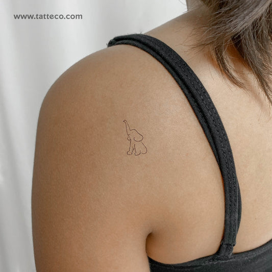Tatuaje temporal de elefante sentado