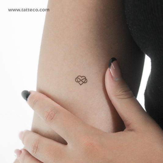 Tatuaje temporal pequeño de corazón entrelazado y símbolo de infinito (juego de 3)