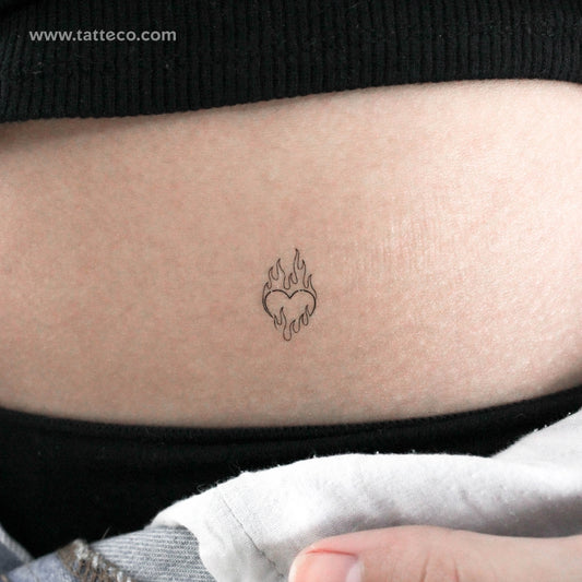 Tatuaje temporal de corazón en llamas (juego de 3)
