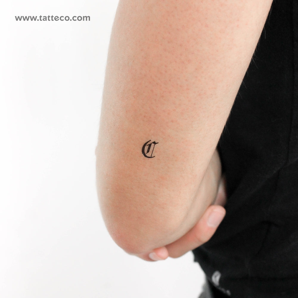 Tatuaje temporal de la letra C gótica - Juego de 3