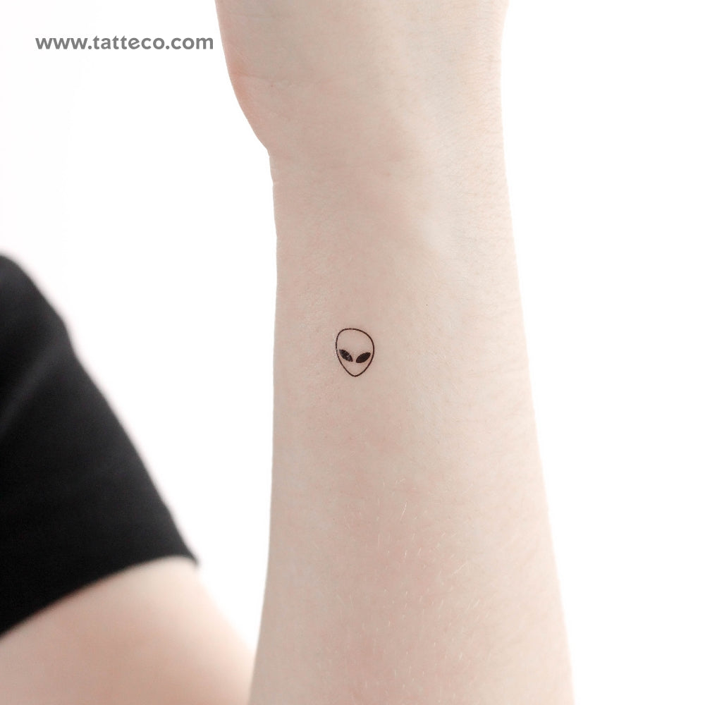 Mini Alien Head Tiny Alien Head Temporary Tattoo - Set of 3 – Tatteco