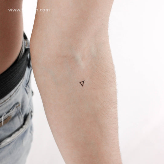 Tatuaje temporal de letra V mayúscula para máquina de escribir (juego de 3)