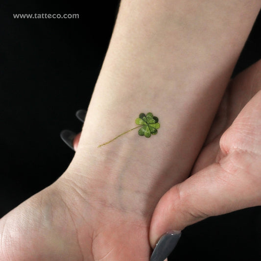 Tatuaje temporal pequeño de trébol de cuatro hojas de Ann Lilya (juego de 3)