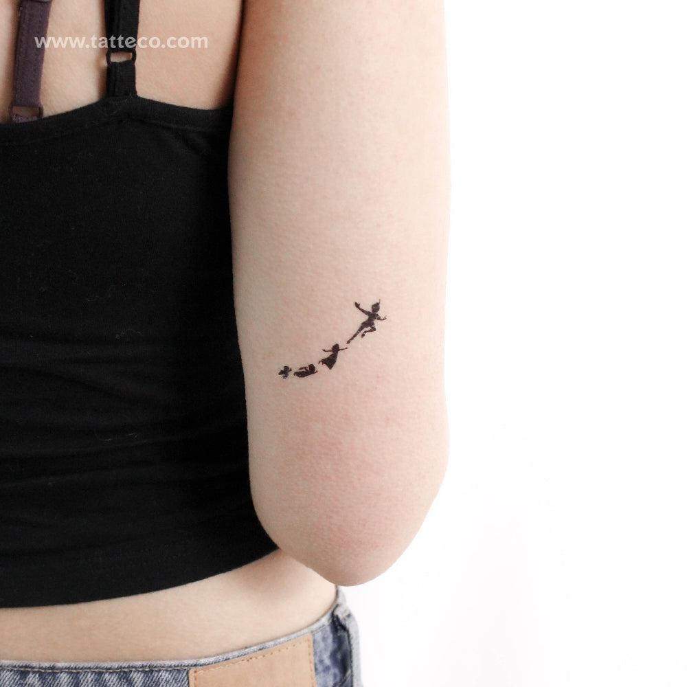 Tatuaje temporal de Peter Pan, Wendy, Michael y John volando (juego de 3)