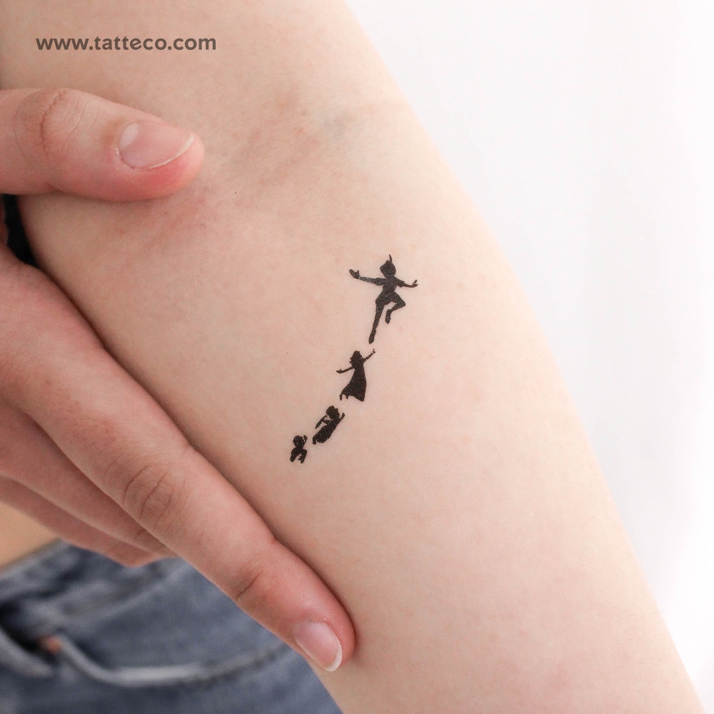 Tatuaje temporal de Peter Pan, Wendy, Michael y John volando (juego de 3)