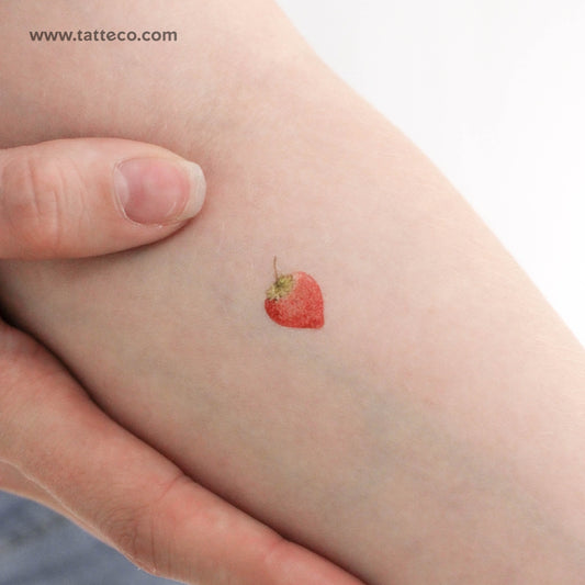 Tatuaje temporal de fresa en acuarela (juego de 3)