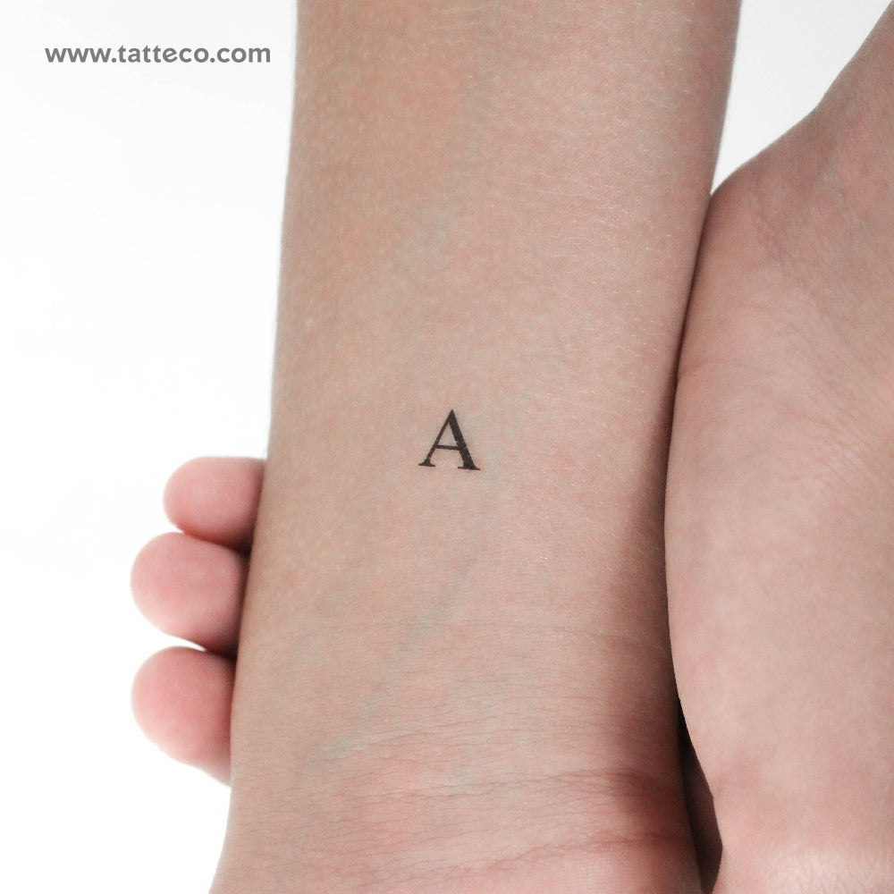 Tatuaje temporal de letra mayúscula con serifa (juego de 3)