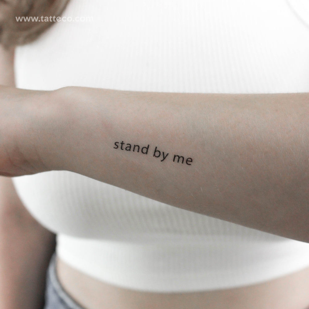 Tatuaje temporal "Quédate a mi lado"