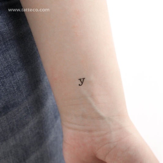 Tatuaje temporal de la letra Y minúscula de máquina de escribir (juego de 3)