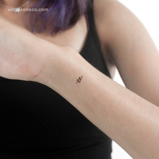 Tatuaje temporal de letra V manuscrita (juego de 3)