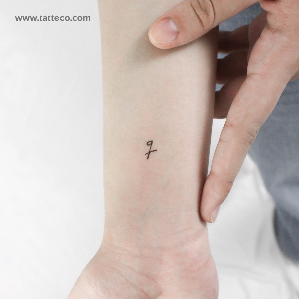 Q Handwritten Letter Temporary Tattoo - Set of 3