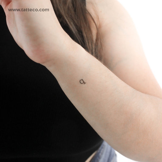 Q Lowercase Typewriter Letter Temporary Tattoo - Set of 3