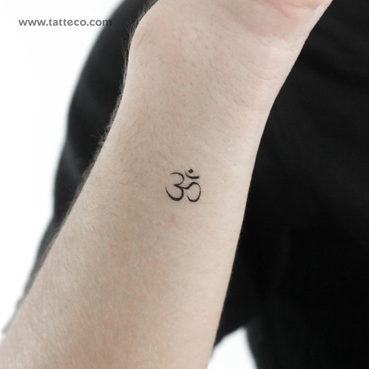 Tiny Fine Line Om Temporary Tattoo - Set of 3