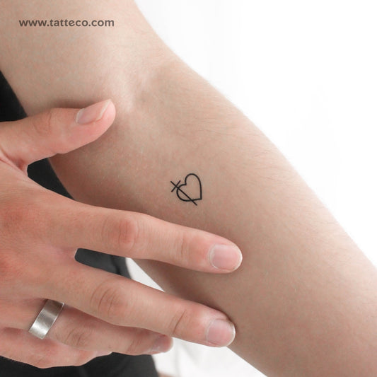 Tatuaje temporal de corazón con cruz pequeña - Juego de 3