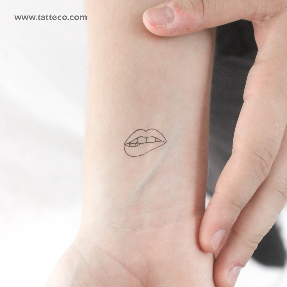Tatuaje temporal de boca mordiéndose el labio - Juego de 3
