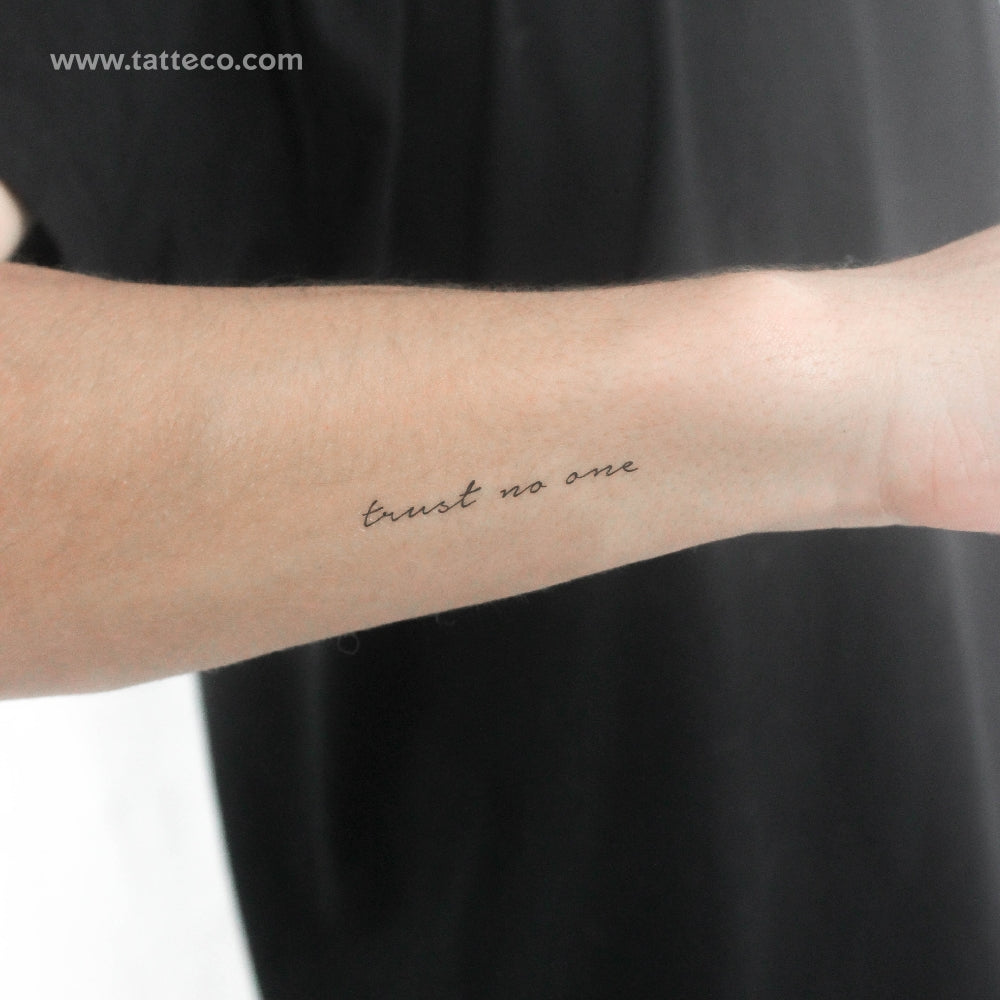 Tatuaje temporal "No confíes en nadie" - Juego de 3