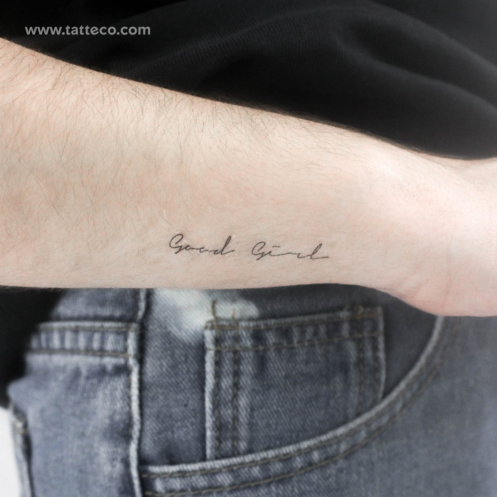 Tatuaje temporal de chica buena con fuente manuscrita - Juego de 3