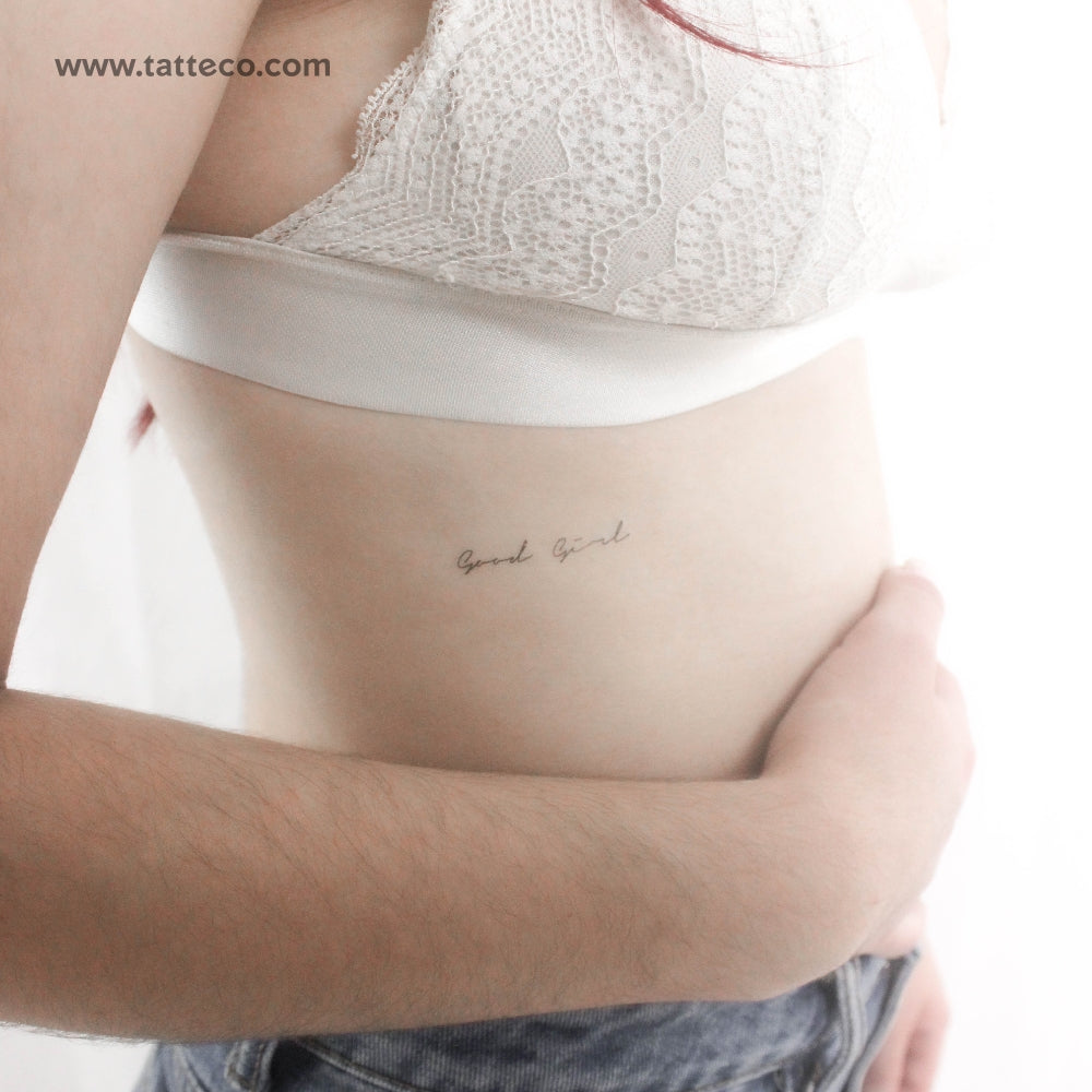 Tatuaje temporal de chica buena con fuente manuscrita - Juego de 3