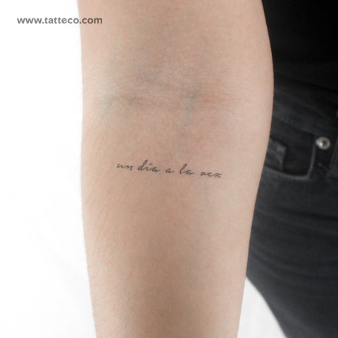 Handwritten Un Día A La Vez Temporary Tattoo - Set of 3