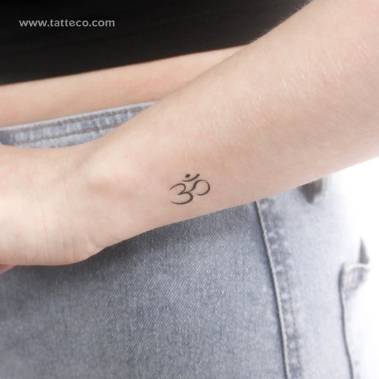 Tatuaje temporal Fine Line Om - Juego de 3
