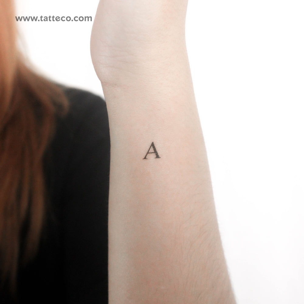 Tatuaje temporal de letra mayúscula con serifa (juego de 3)