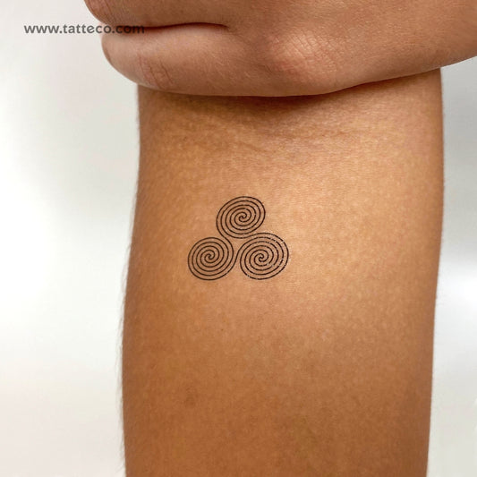 Tatuaje temporal del símbolo de triple espiral (juego de 3)