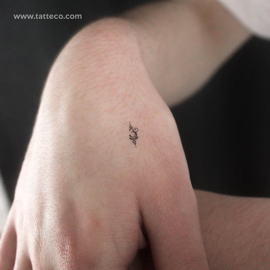 Tatuaje temporal pequeño con símbolo sánscrito para respirar (juego de 3)