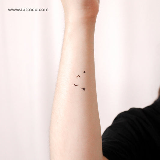 Tatuaje temporal minimalista de pájaros voladores (juego de 3)