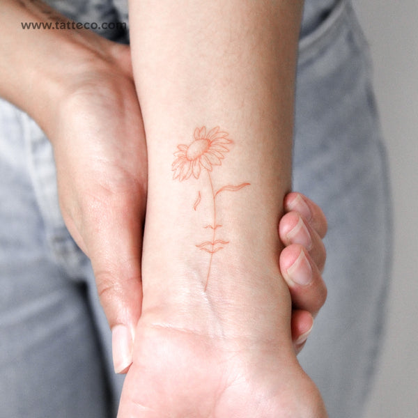 A Dreaming Daisy [Red] by Jakenowicz Temporary Tattoo - Set of 3