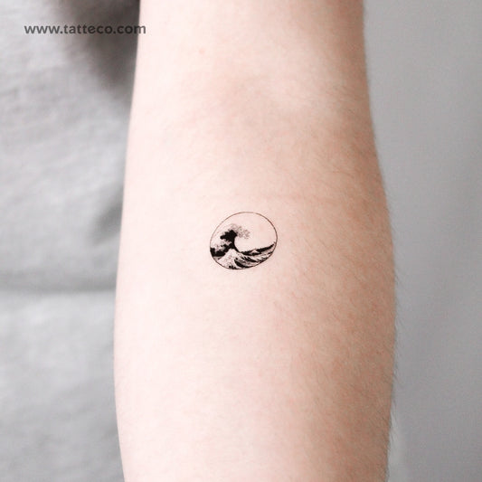 Tatuaje temporal circular pequeño de «La gran ola de Kanagawa» (juego de 3)