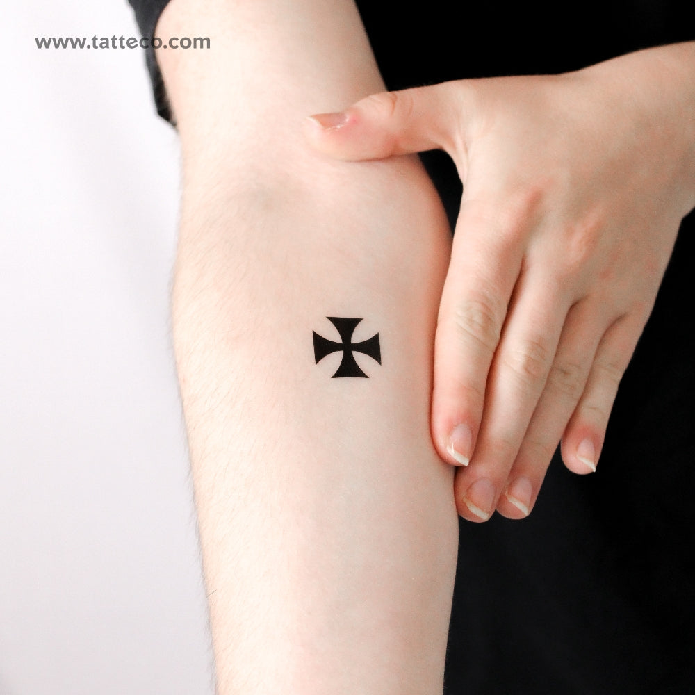 Tatuaje temporal de cruz pateada - Juego de 3