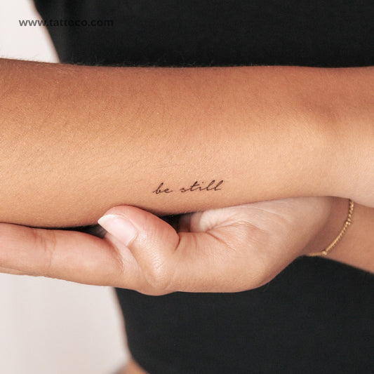 Tatuaje temporal "Be Still" de 2 semanas - Juego de 2