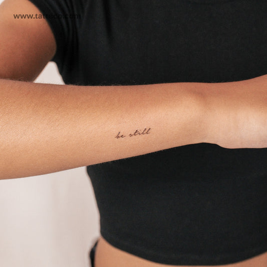 Tatuaje temporal "Be Still" de 2 semanas - Juego de 2