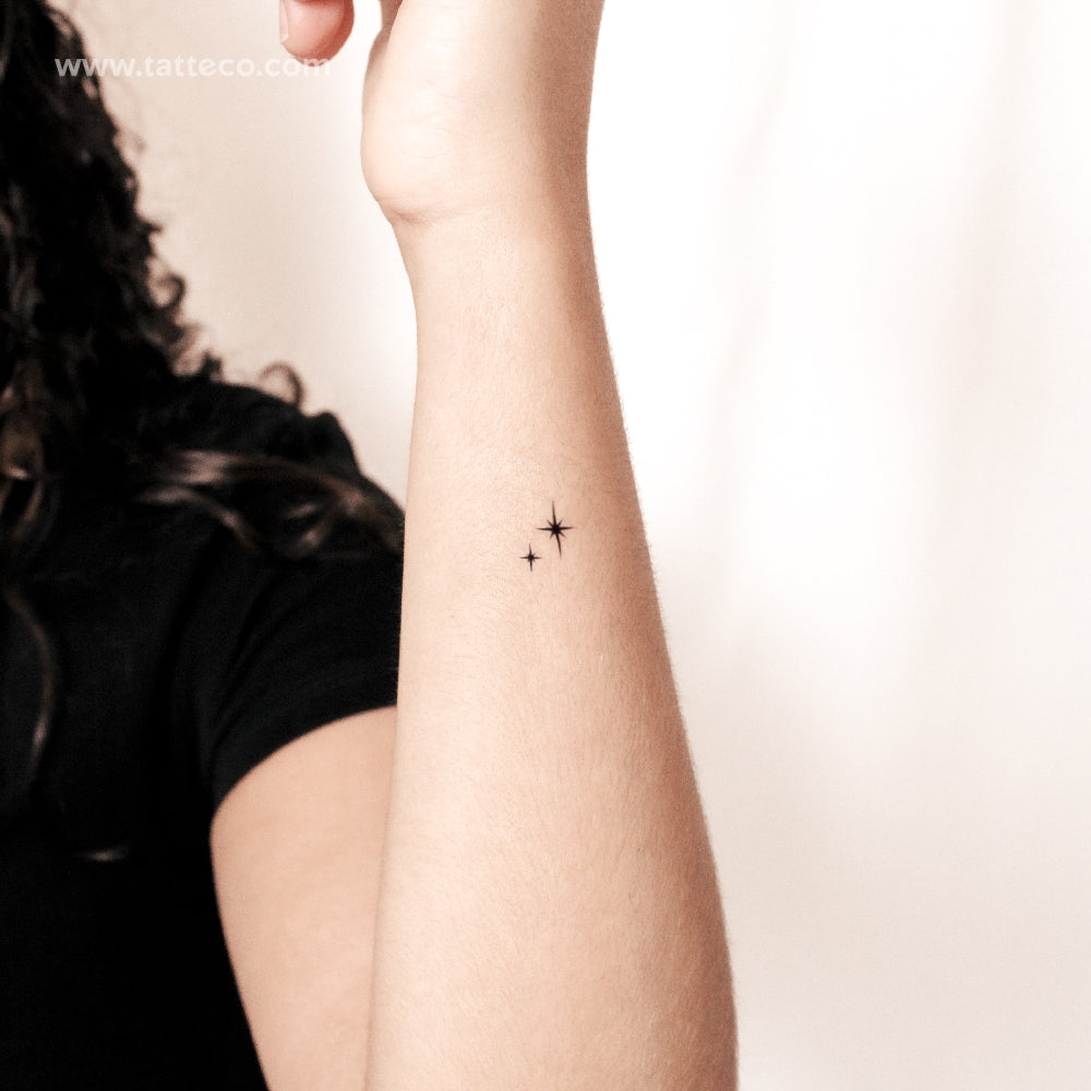Tatuaje semipermanente de estrellas brillantes pequeñas - Juego de 2