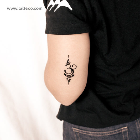 Tatuaje semipermanente con el símbolo sánscrito "Respirar" (juego de 2)