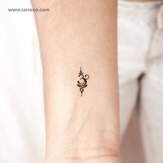 Tatuaje semipermanente con el símbolo sánscrito "Respirar" (pequeño) - Juego de 2